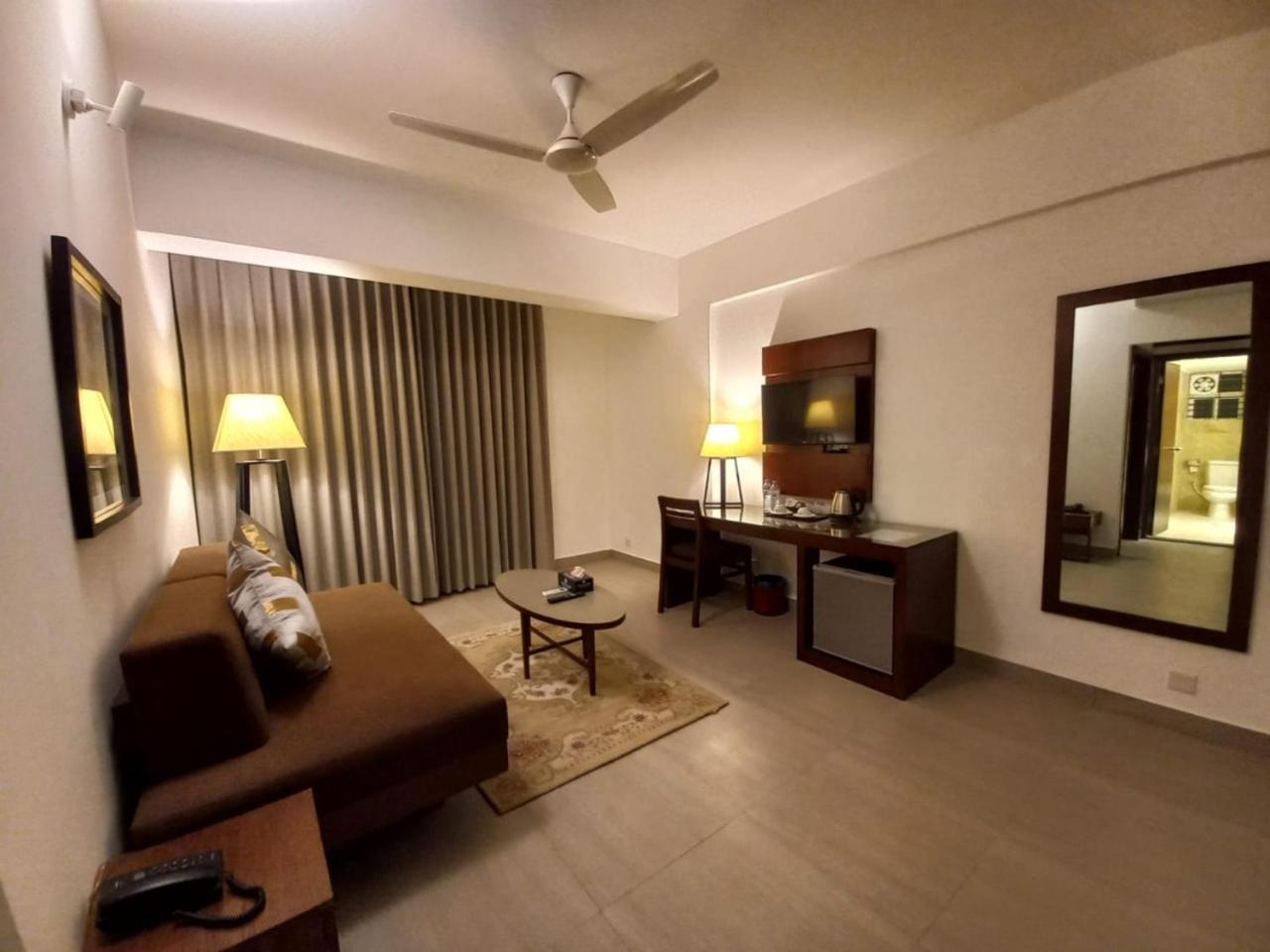 Royal Cox'S Bazar Hotel Luaran gambar
