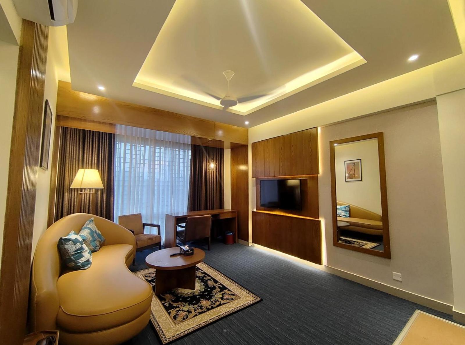 Royal Cox'S Bazar Hotel Luaran gambar